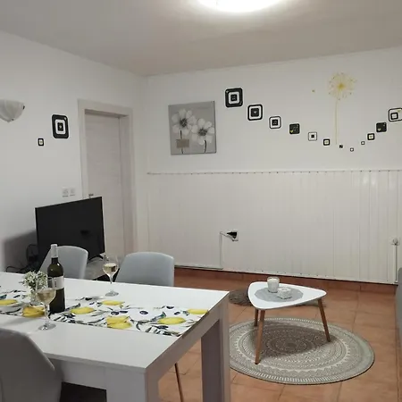 D&n Apartamento Pula